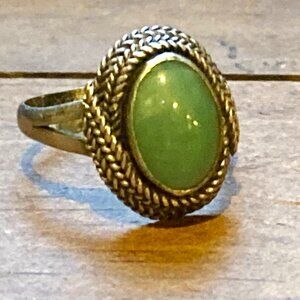 Vintage adjustable silver ring with chalcedony or jade cabuchon
